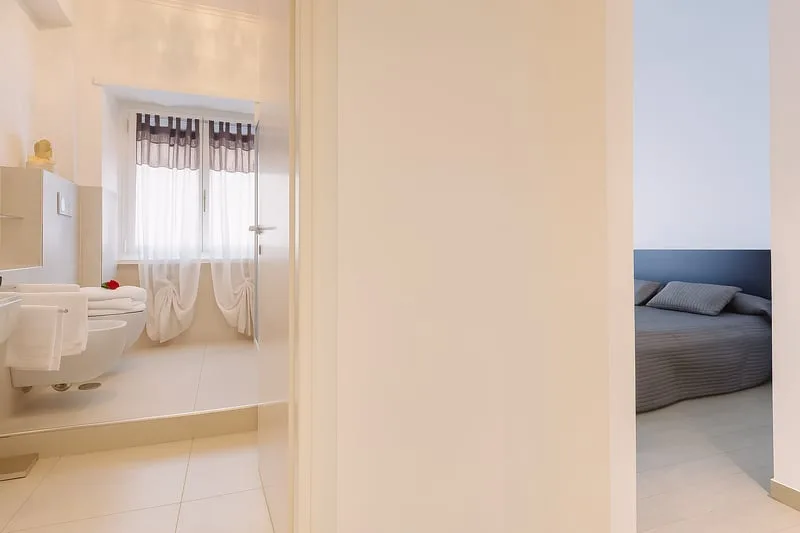 Deluxe Triple Room for families up to 3 guests — Elements Guest House Rome near Vatican